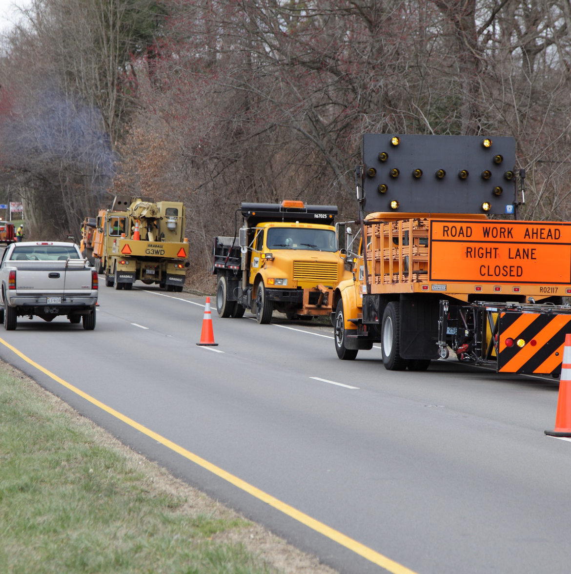 VDOT Crew pulling ditches in a Work Zone on west bound Route 60.